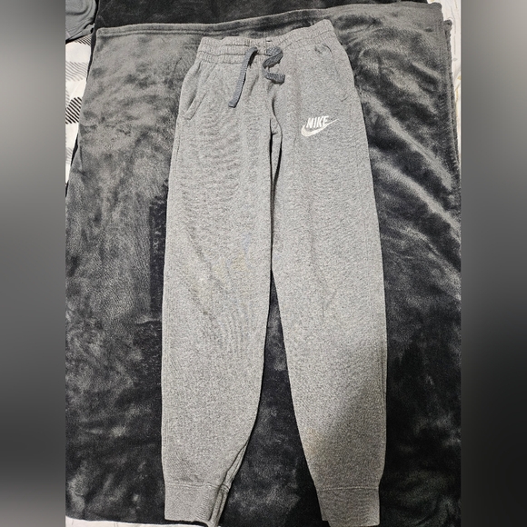 Nike Boys Heather Gray Sweatpants - Picture 1 of 4